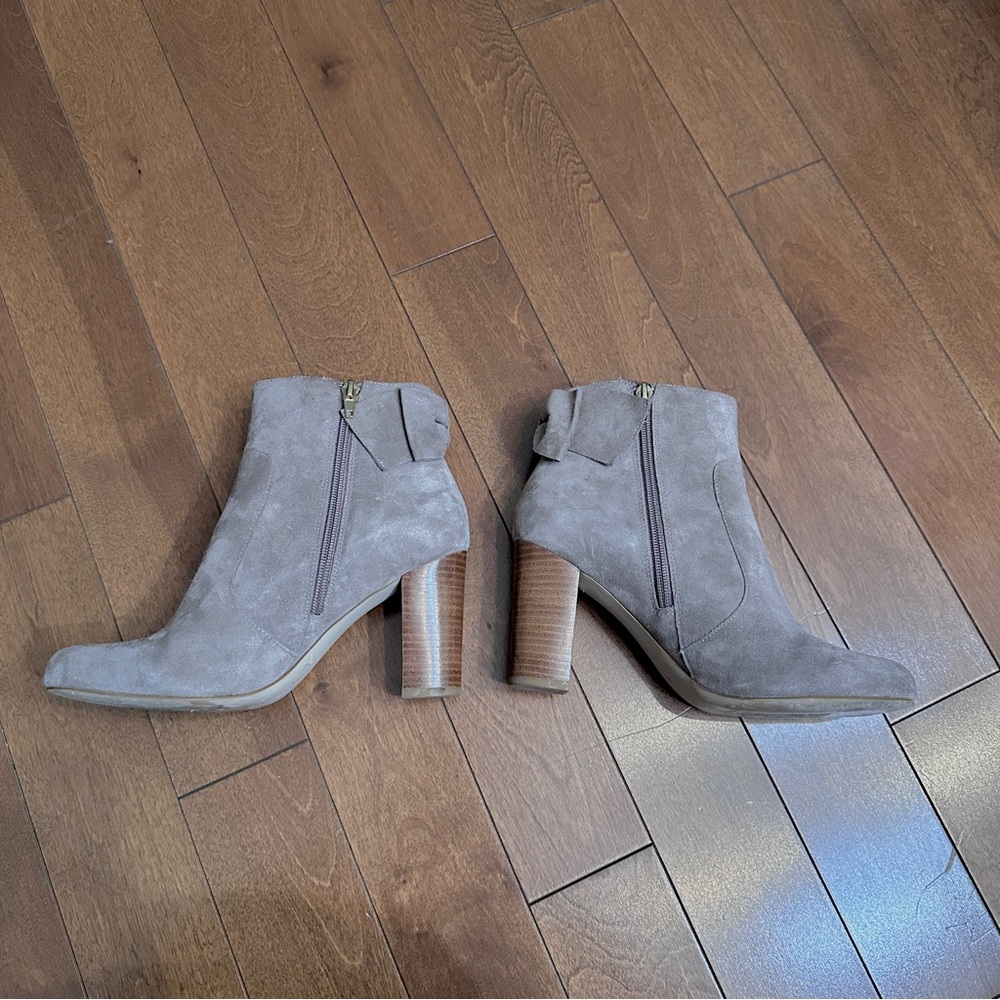 Kate Spade Taupe Suede Heeled Boots with bow detailing, size US 9 - Picture 5 of 12